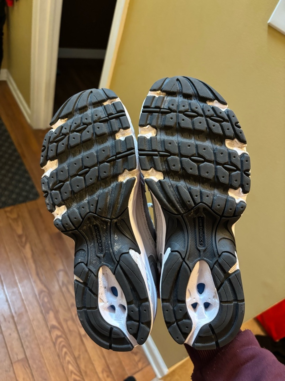 LIKE NEW New Balance 530 - Picture 3 of 5